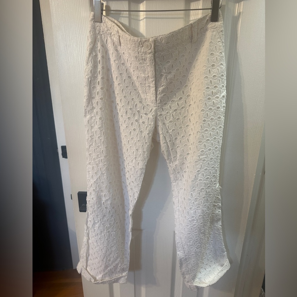 Anne Klein GUC White Eyelet Cropped Pants Size 6